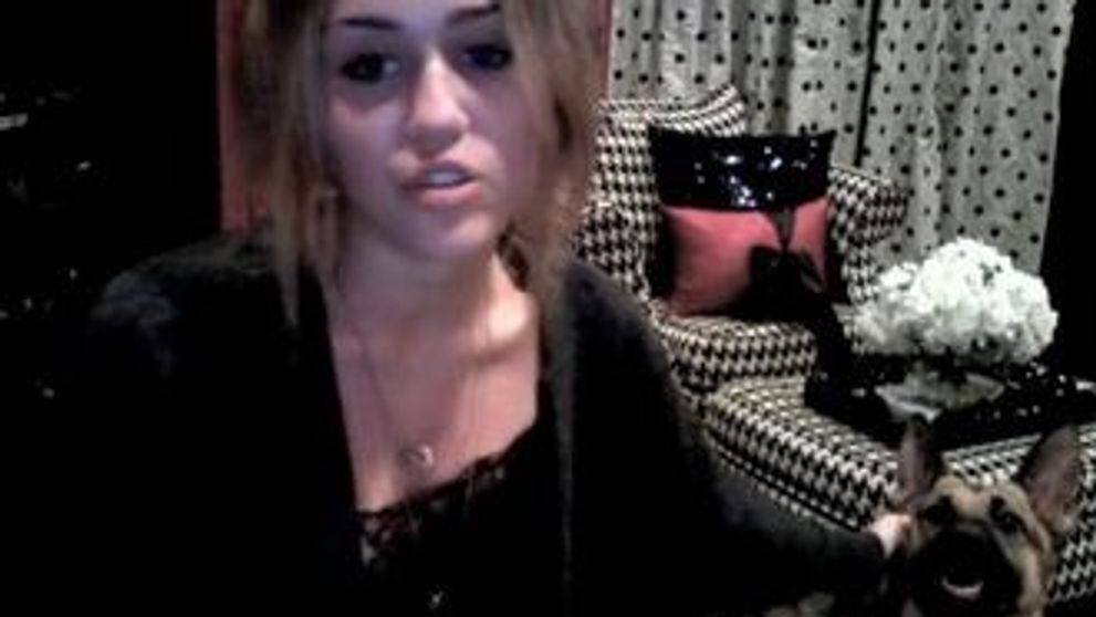 Miley Cyrus: “Nu sunt logodita!