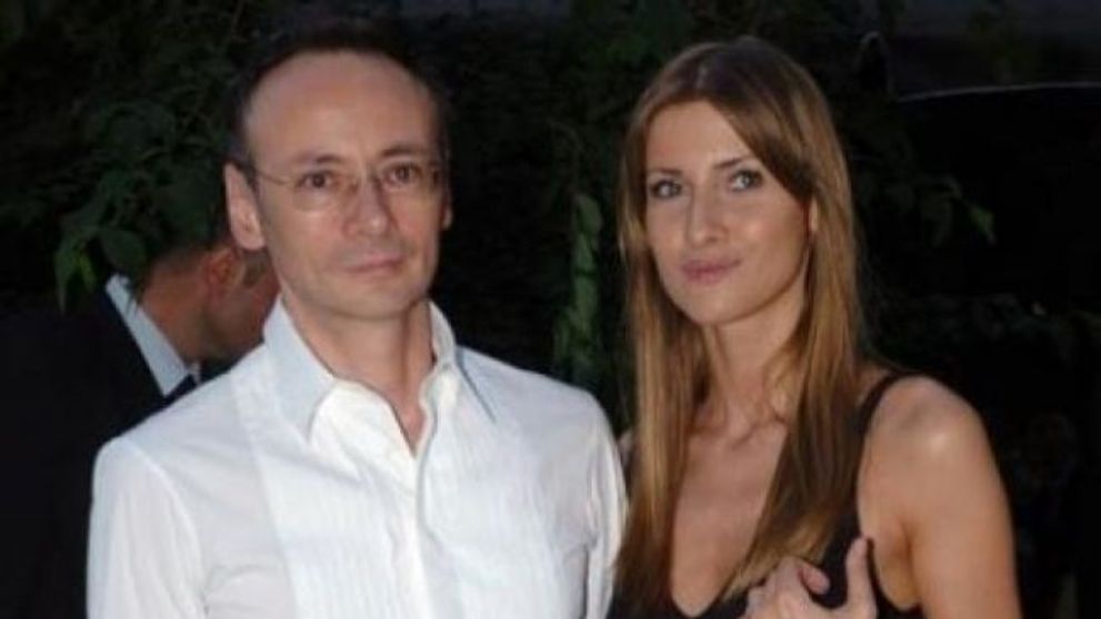 Iulia si Mihai Albu, divort cu zambetul pe buze. Au venit la notar tinandu-se de mana, ca doi indragostiti