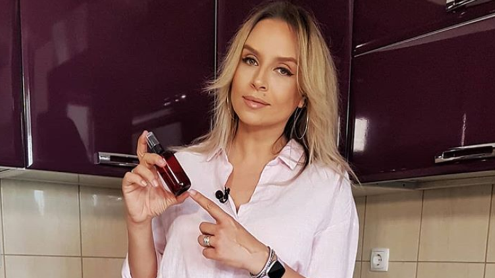 VIDEO Adina Halas prezintă crema perfectă pentru tenul gras