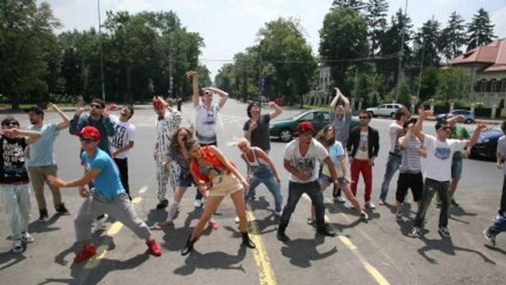Baletul Edi Stancu, trupa Freakquency si DJ-ii ProFM, super filmare pentru videoclipul 'Rollin''!  <span style=