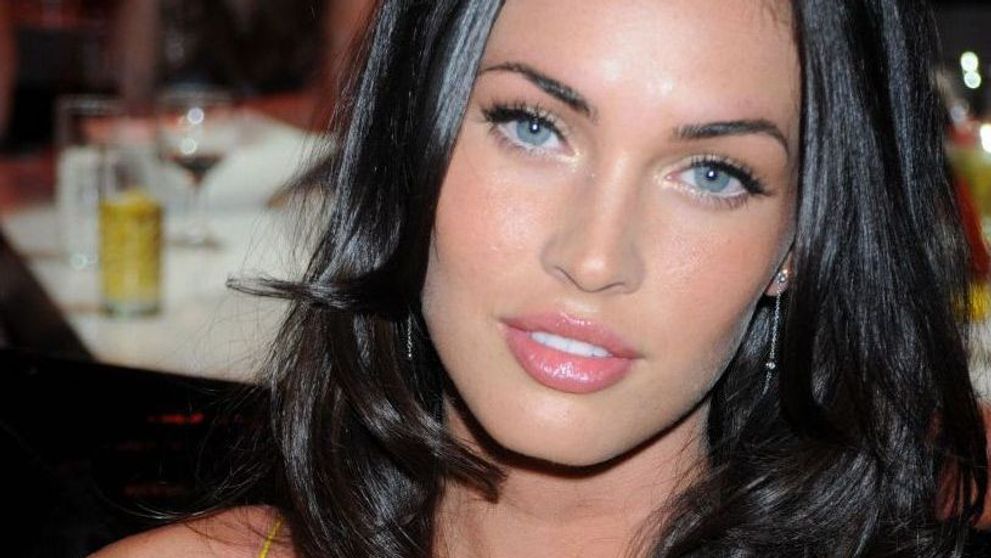 Multi spun ca seamana cu Angelina Jolie, dar ca o intrece clar in frumusete. Cum arata Megan Fox dupa trei nasteri