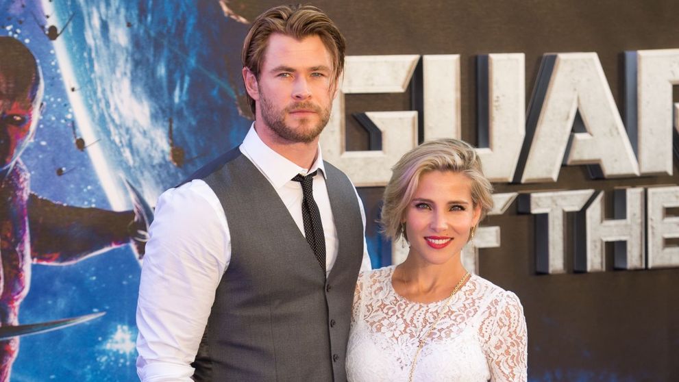 El e cel mai sexy barbat din lume, dar sotia? Cum arata partenera lui Chris Hemsworth si cei trei copii