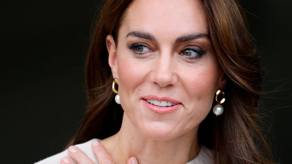De ce poartă Kate Middleton cinci inele pe degetul inelar? Adevărata lor semnificație este una foarte emoționantă, fiecare spune câte o poveste