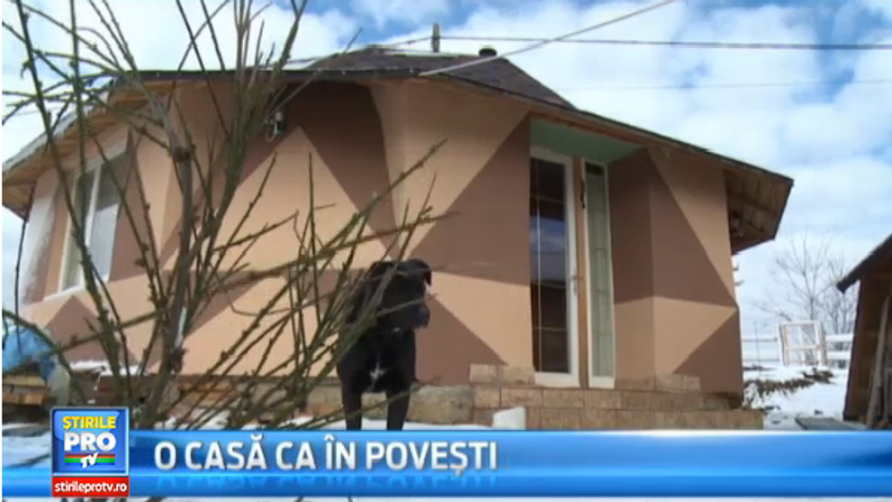 Un bihorean si-a construit o casa in forma de dom. Cat l-a costat si care sunt avantajele unei astfel de locuinte