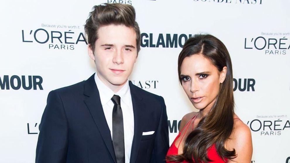 Brooklyn Beckham a devenit tinta glumelor proaste dupa ce si-a facut un nou tatuaj