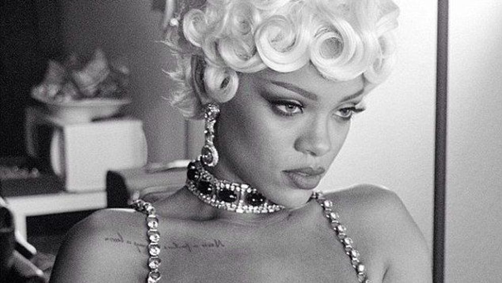 Rihanna a filmat cel mai indecent clip din cariera ei. Si-a etalat nurii in tinute demne de filme pentru adulti - FOTO