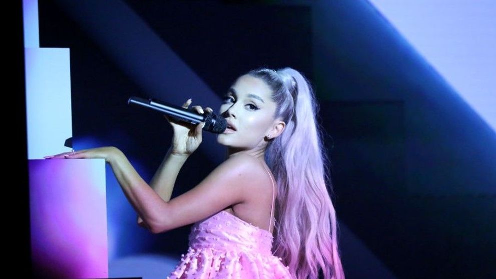 Ariana Grande stabilește un nou record cu piesa “7 rings”