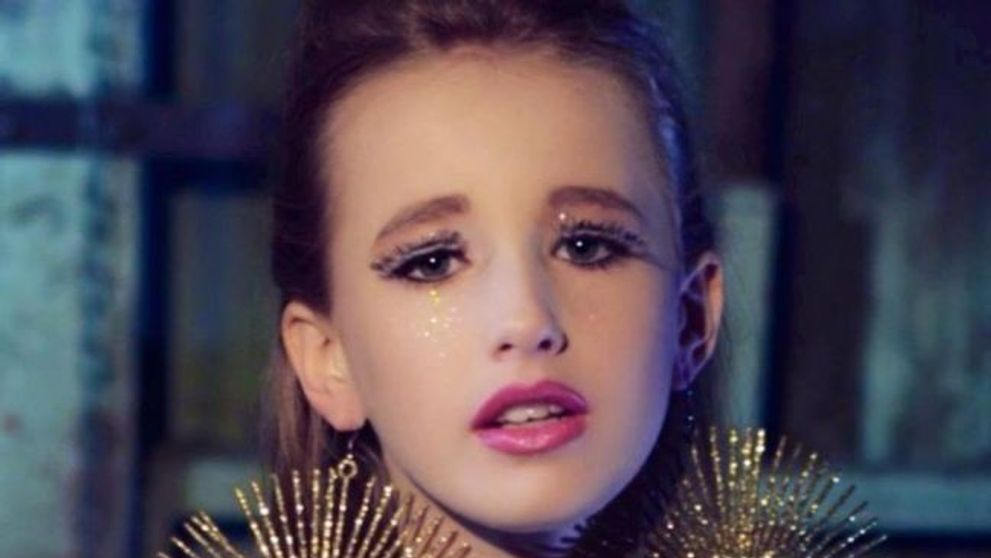 Niciun parinte nu si-ar lasa copilul sa apara asa. Cum a socat pustoaica de 11 ani supranumita noua Miley Cyrus