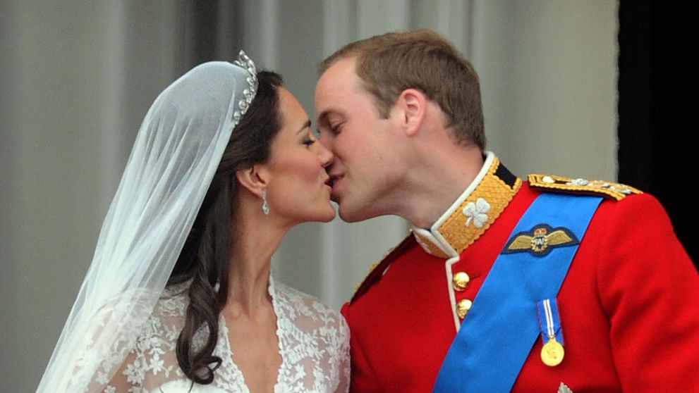 Prințul William și Kate Middleton au aniversat 14 ani de căsătorie! Curiozități despre cel mai frumos love story de la palat și cea mai mediatizată nuntă din istorie GALERIE FOTO
