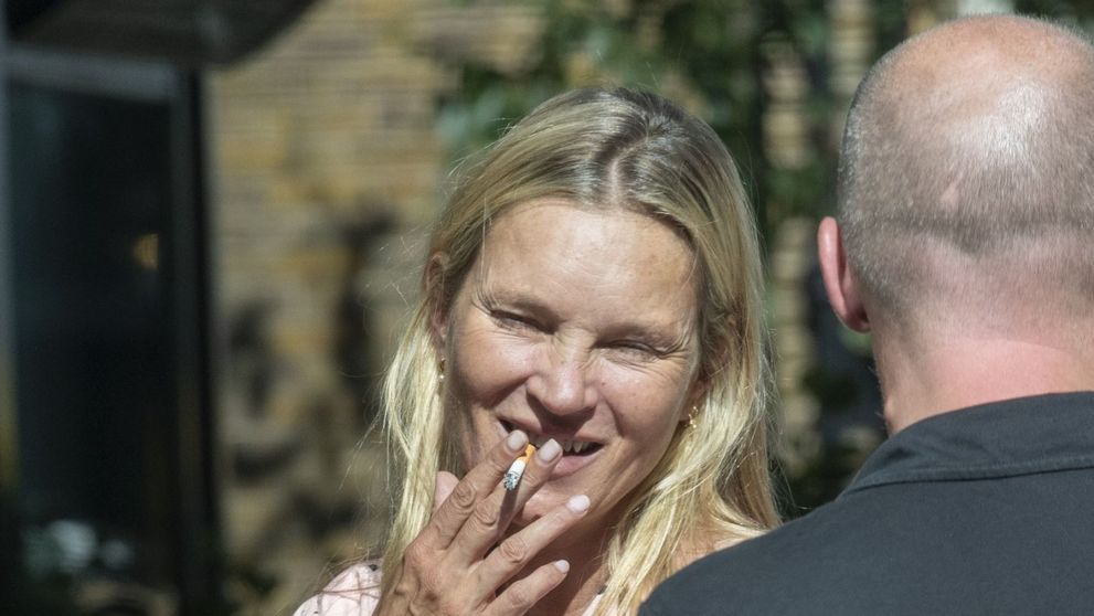 Dependența de droguri și alcool și-a pus amprenta pe chipul ei. Kate Moss, de nerecunoscut în cele mai noi imagini