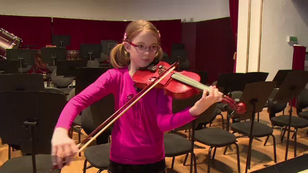Povestea Esterei, fetita de 10 ani, comparata cu Mozart. Specialistii spun ca are 