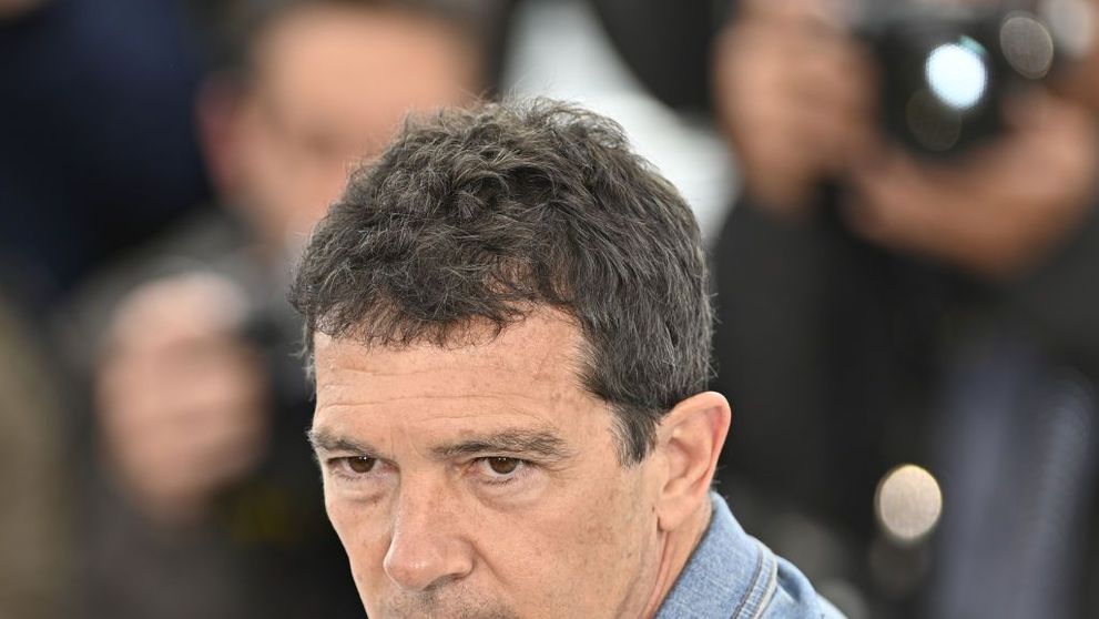 Antonio Banderas a anunțat că s-a infectat cu COVID-19. Care este starea de sănătate a actorului