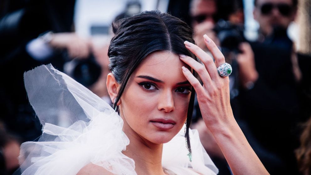Acestea sunt vedetele care și-au etalat corpul în rochii transparente la Festivalul de la Cannes. La actuala ediție, care începe pe 13 mai 2025, organizatorii interzic nuditatea pe covorul roșu
