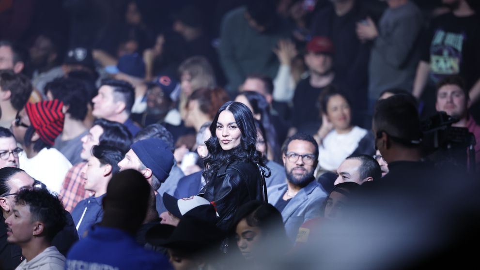 A născut în luna noiembrie, iar până în prezent celebra actriță nu a dezvăluit sexul copilului. Soțul ei s-a dat de gol în urmă cu puțin timp: fetiță sau băiețel?