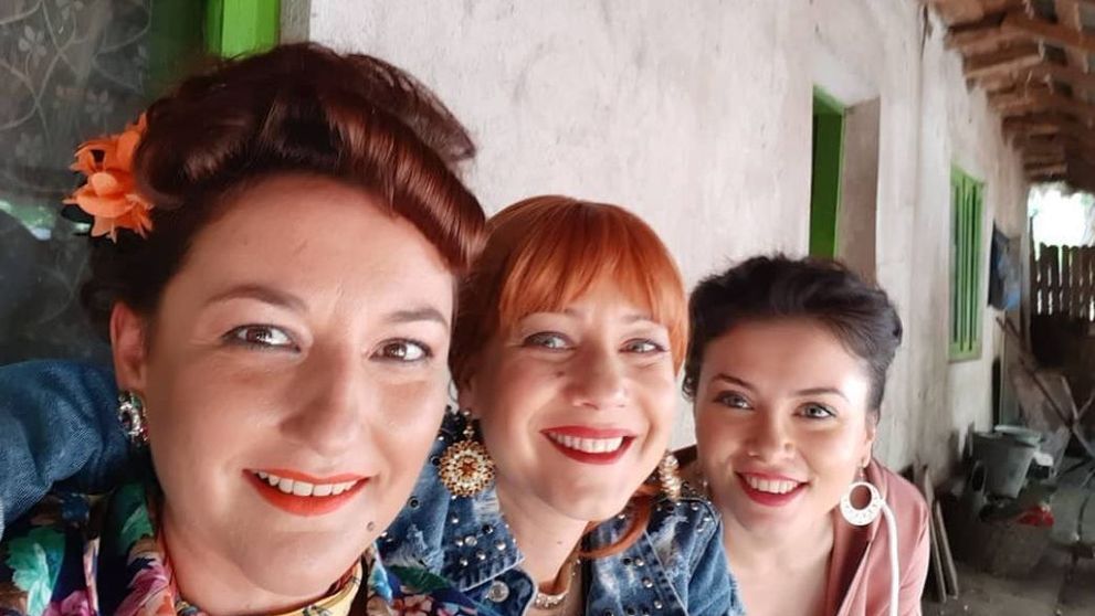 Anca Dumitra, fotografie de colecție cu Ecaterina Ladin și Mirela Oprișor. „Înapoi la școală”