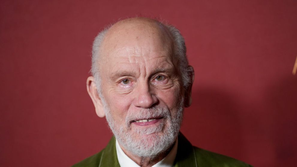 Actorul din „Cravata Galbenă” ar fi suferit un AVC în timpul unui podcast. Anunțul cutremurător despre John Malkovich