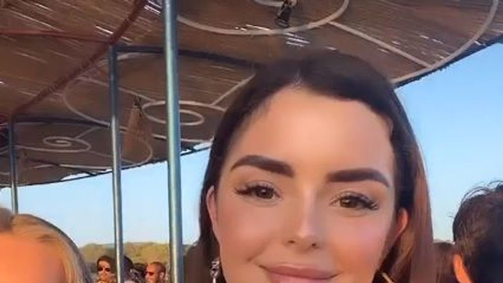 Demi Rose, peste 600.000 de like-uri la o poză în costum de baie! Cum s-a lăsat fotografiată