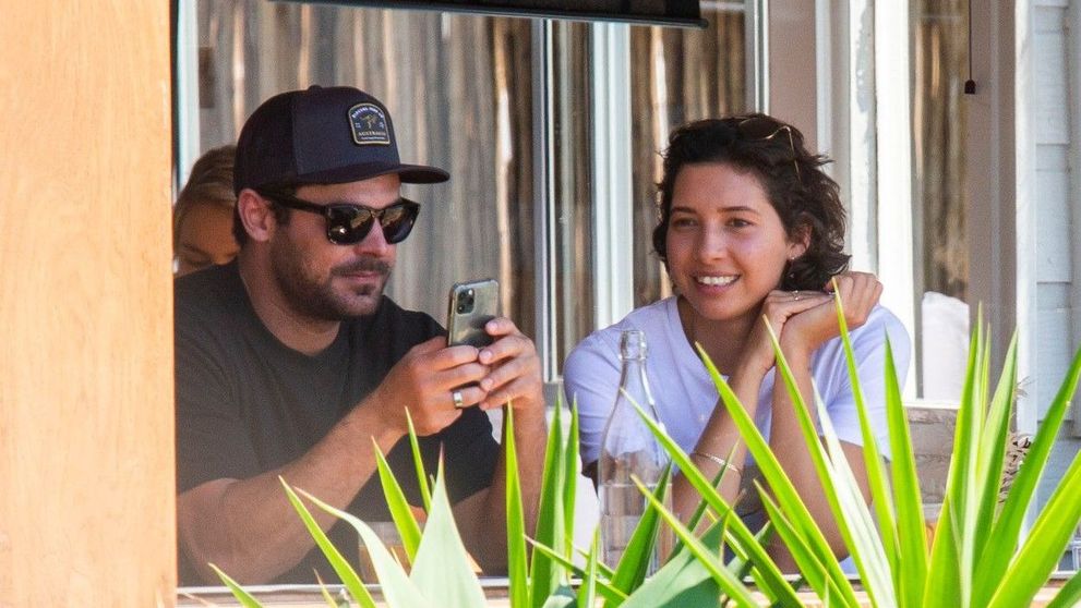 Zac Efron e singur din nou, după ce s-a despărțit de iubita de pandemie Vanessa Valladares