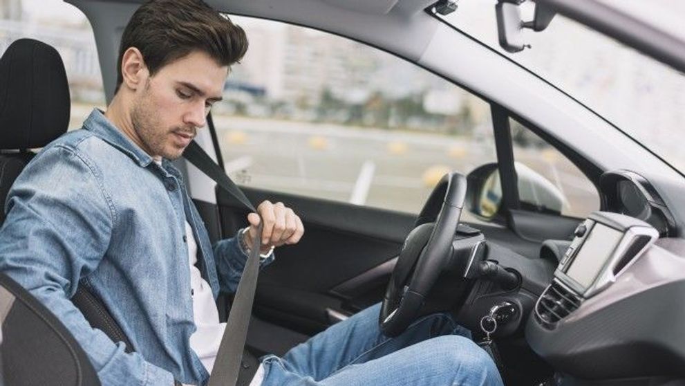 (P) Vrei să-ți iei permisul de conducere? Fă chestionare auto pe e-drpciv.ro!