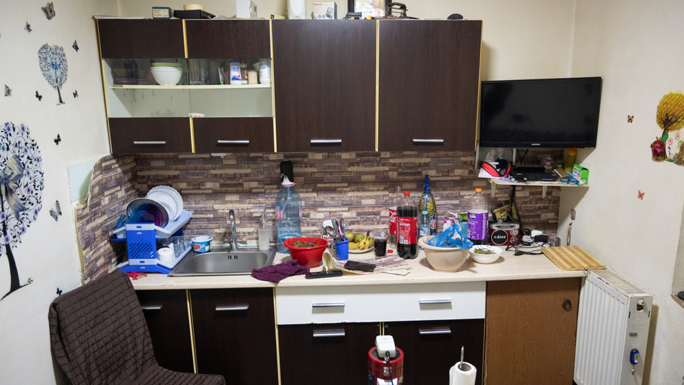 VIDEO Cum să ascunzi defectele într-un apartament care nu a fost renovat niciodată