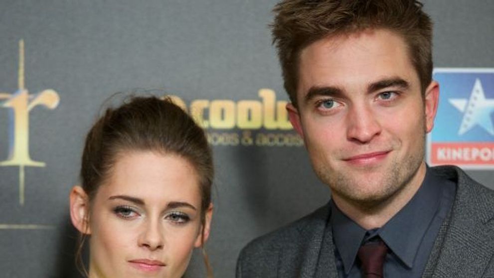 Robert Pattinson a uitat-o deja pe Kristen Stewart? Ce cantareata celebra il ajuta pe actor sa treaca peste despartire