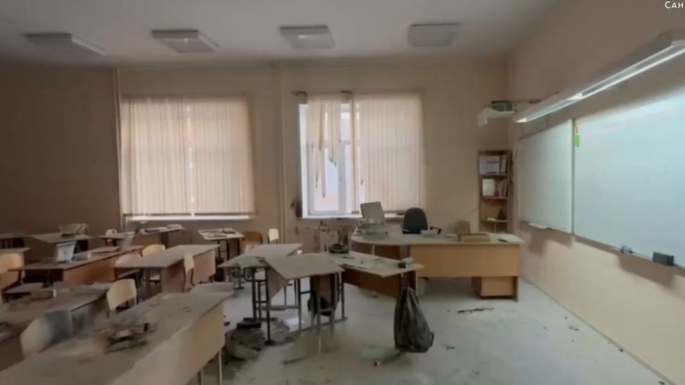 O elevă de 14 ani a dat foc la școală. Cinci copii și un profesor au fost răniți