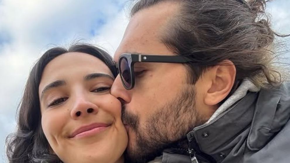 Alperen Duymaz, actorul principal din serialul Leyla, are o iubită superbă! Cine este Kübra Kelkit, femeia care i-a oferit un copil