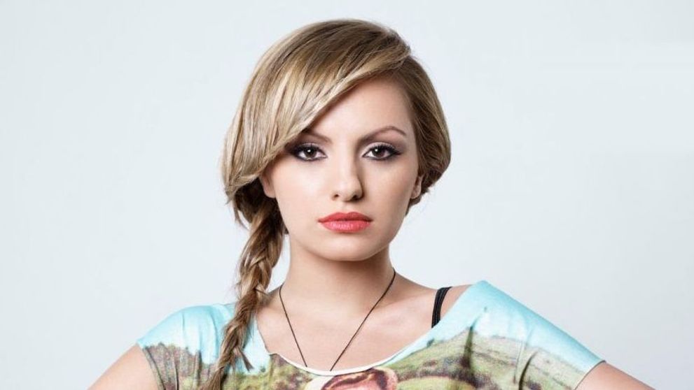 Alexandra Stan, prima aparitie in costum de baie din acest an. Cum arata cu adevarat trupul vedetei 