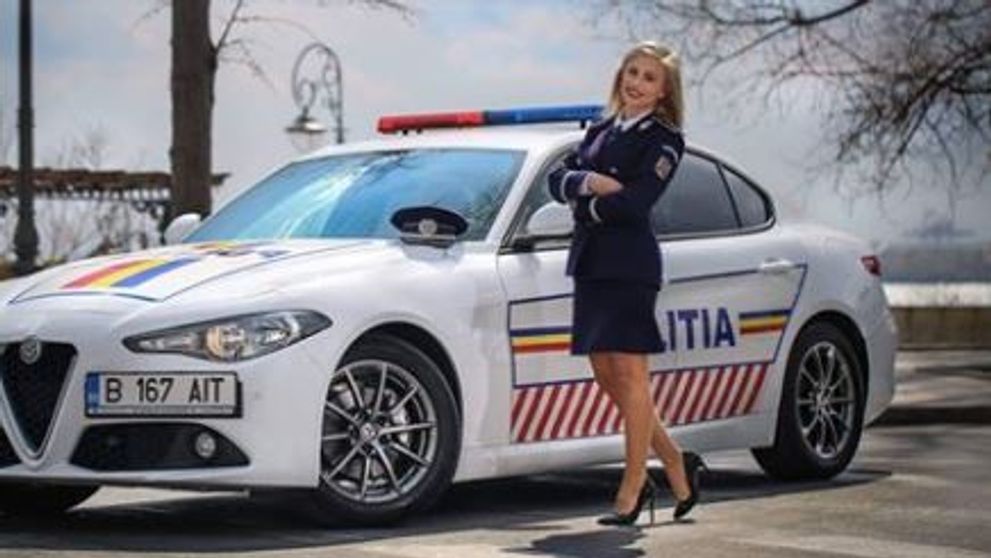 Frumoasele Poliţiei Române. Cum arată doamnele şi domnişoarele care 