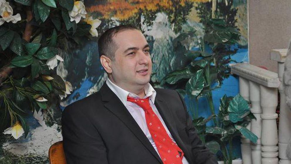 Sora lui Leo de la Strehaia vrea să se mărite cu Irinel Columbeanu, după ce fostul om de afaceri a ajuns la azil