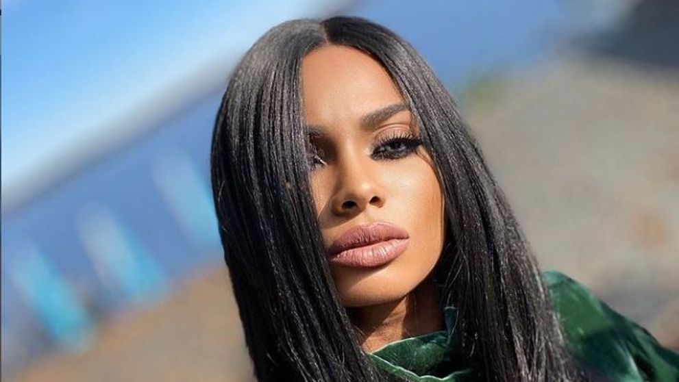 Laurette, incendiară pe Instagram. Cum s-a fotografiat vedeta