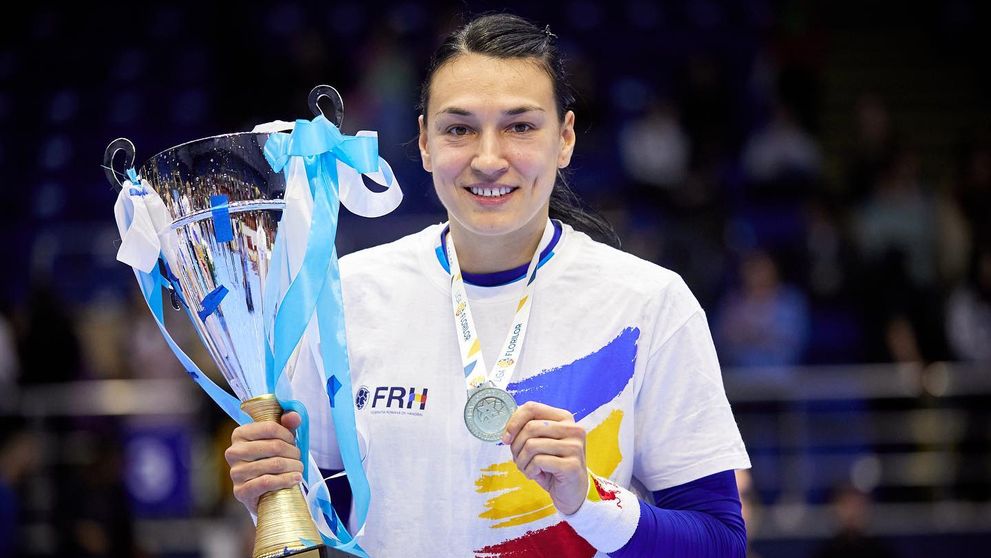 Cristina Neagu a împlinit 35 de ani. Cum arată cea mai bună handbalistă a anului într-o ținută elegantă