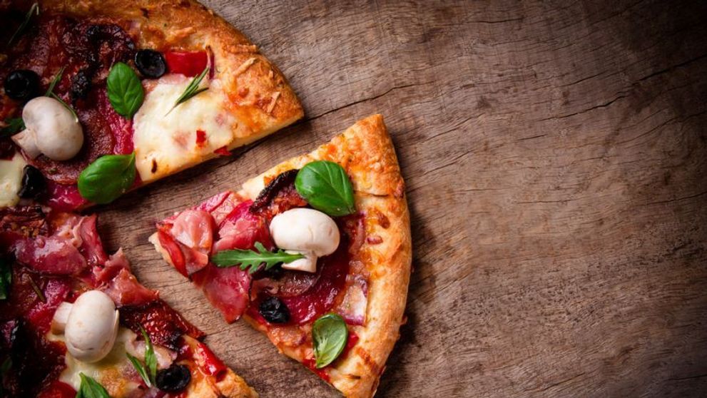 Cum poti prepara o pizza delicioasa in mai putin de 30 de minute. Chiar si cel mai mofturos inviatat va fi impresionat