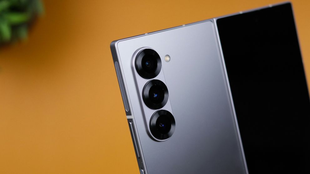 (P) Ce accesorii de telefon e bine sa ai la tine la un festival ca Electric Castle