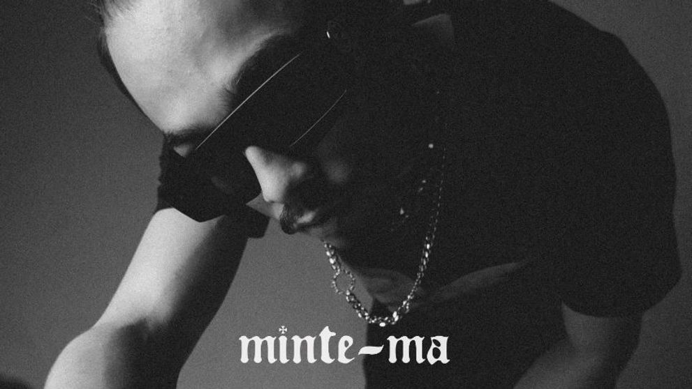 Juno lansează „Minte-mă”, cântată alaturi de sora lui mai mică, Ana Maria Stancu