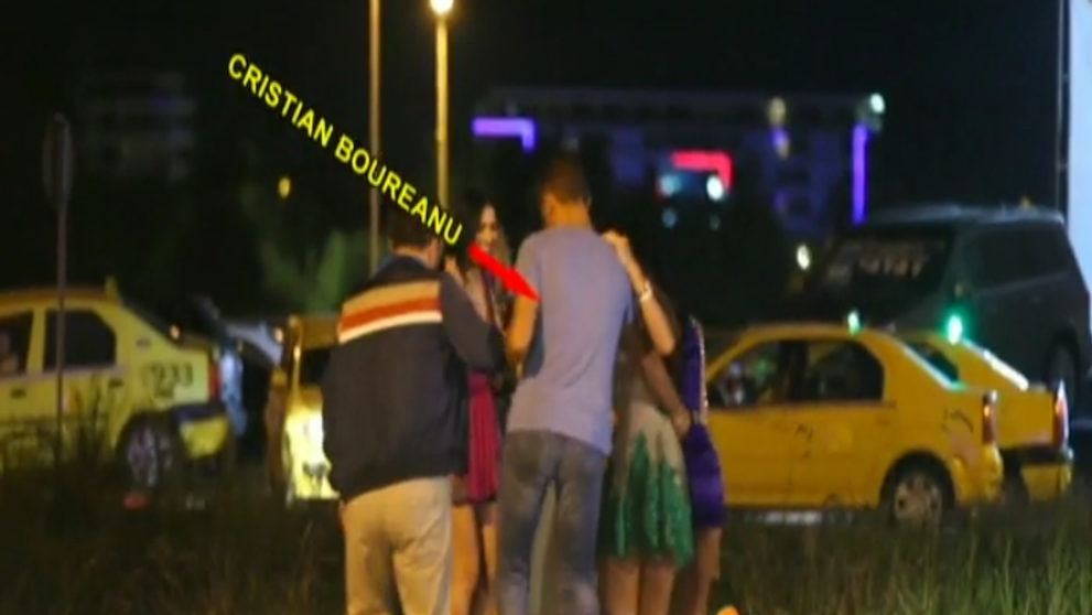 Stupoare printre admiratoare: Boureanu, de mana cu un alt barbat