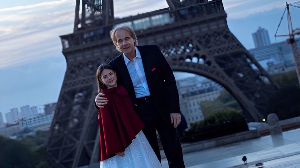 La 10 ani, Miriam Alice Vultur a filmat un videoclip împreună cu Richard Clayderman: 