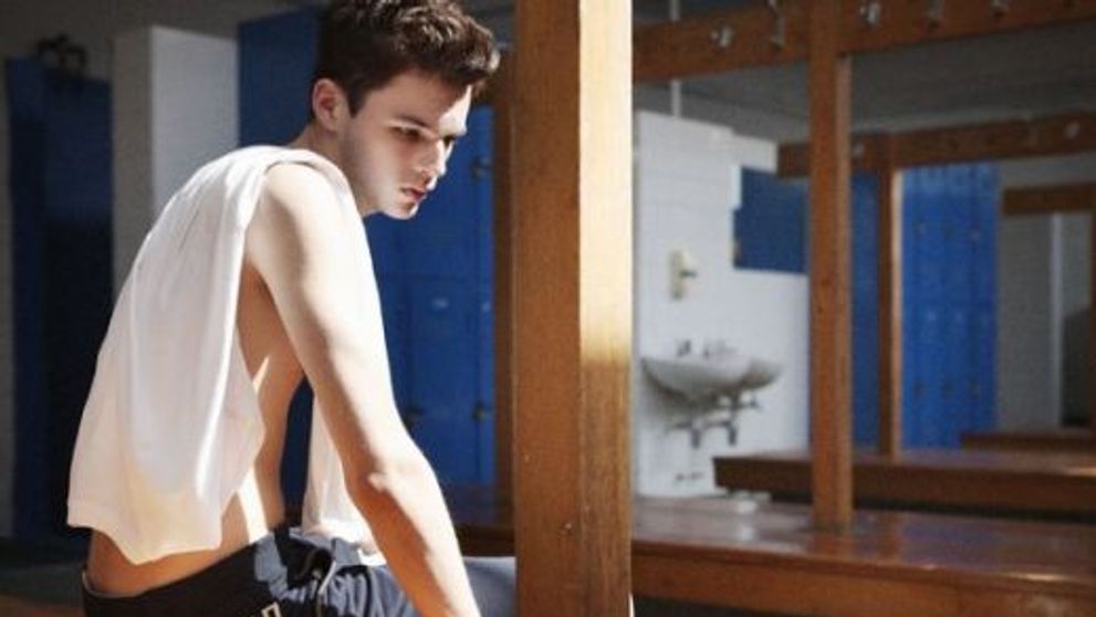 Si barbatii se sinucid din dragoste! Top modelul francez Tom Nicon s-a aruncat de la etajul patru! FOTO