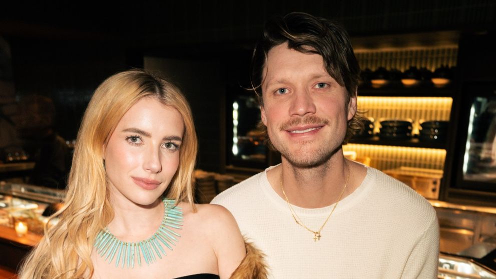 Emma Roberts s-a căsătorit în mare secret cu actorul Cody John. Printre invitați s-a aflat și mătușa actriței, Julia Roberts. Primele imagini de la nunta spectaculoasă din Idaho