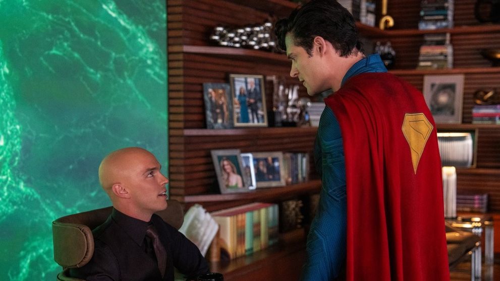 Superman aterizează de astăzi în toate cinematografele din țară