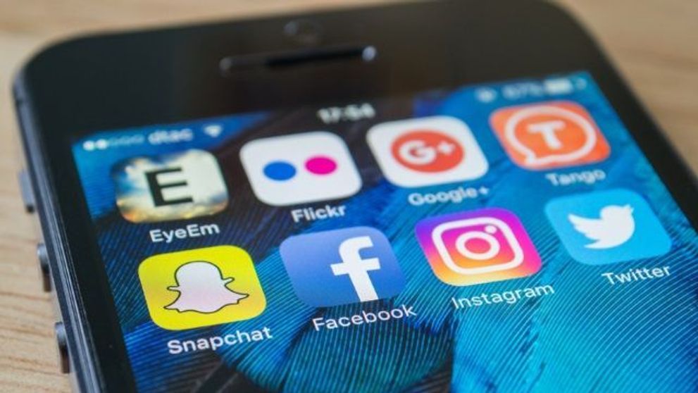 A fost batut recordul de LIKE-uri pe Instagram. Cum arata poza de 11.270.000 de like-uri si cine apare in ea