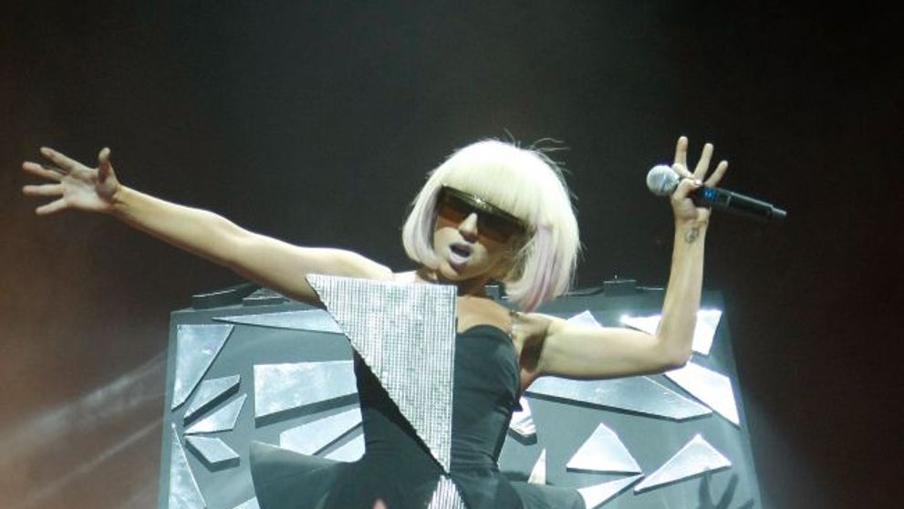 Lady Gaga si-a speriat fanii cu vestea ca e bolnava. Ce a patit cantareata incat sa fie nevoita sa isi anuleze concertele