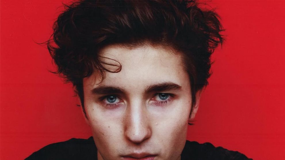 Tatăl său este un star de la Hollywood care a revenit în forță după 15 ani, câștigând primul său Oscar. El are 21 de ani și a debutat ca model