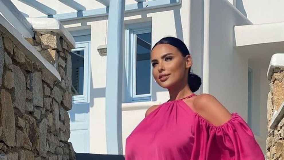 Lavinia Pîrva, perfectă în costum de baie, în spumele mării