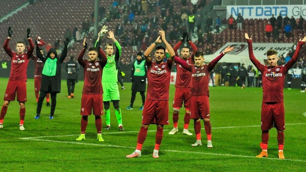 VIDEO Este cel mai inedit cuplu din fotbalul românesc. Poveste de iubire cu portarul de la CFR Cluj