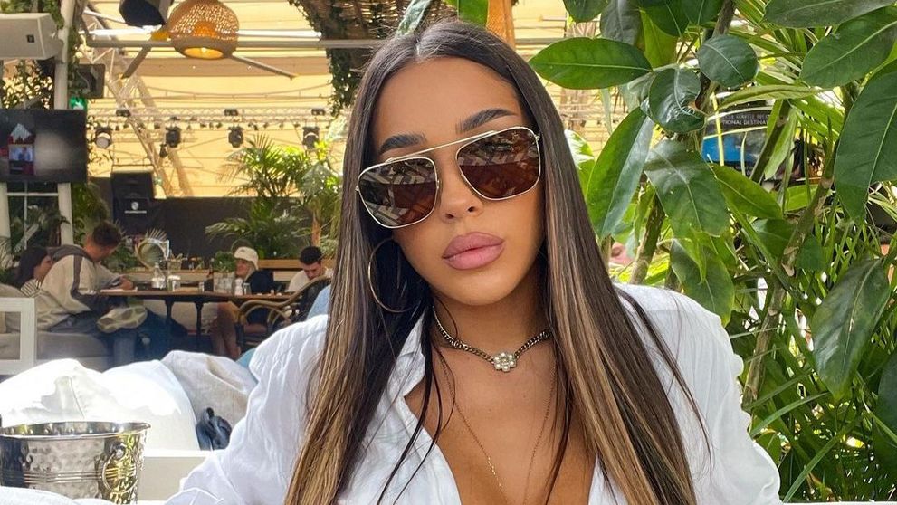 Cristina Ștefania a încins Instagramul cu o apariție în costum de baie. „Vara s-a dus, dar tu ești încă fierbinte”
