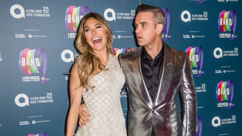Robbie Williams și soția lui, Ayda Field, au plăcerea „bolnavă” de a urina în piscinele prietenilor