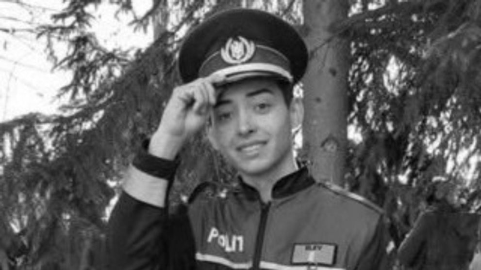 El este Florin, polițistul de 21 de ani din Mioveni care s-a împușcat pe un câmp din Tulcea. Părinții sunt devastați: „Cea mai mare durere”