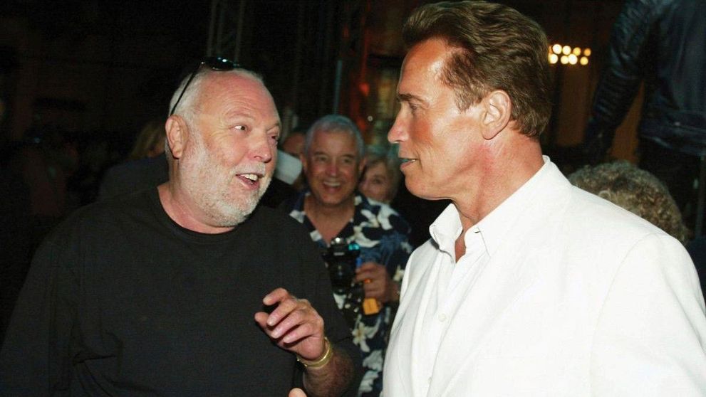 Producătorul filmelor Rambo și Terminator a murit la vârsta de 74 de ani. Mesajul lui Arnold