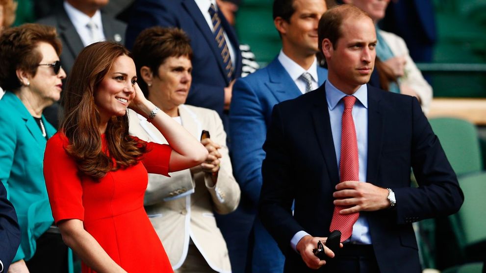 Apar constant impreuna, dar nu se tin de mana niciodata. Motivul pentru care Kate Middleton si Printul William nu isi arata afectiunea in public
